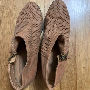brown boots
